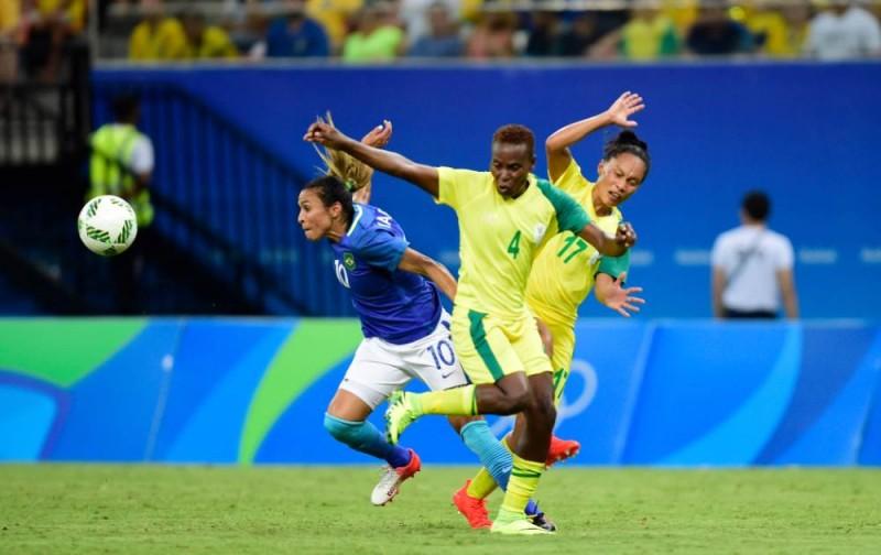 Brasil poupa jogadoras e fica no empate com a África