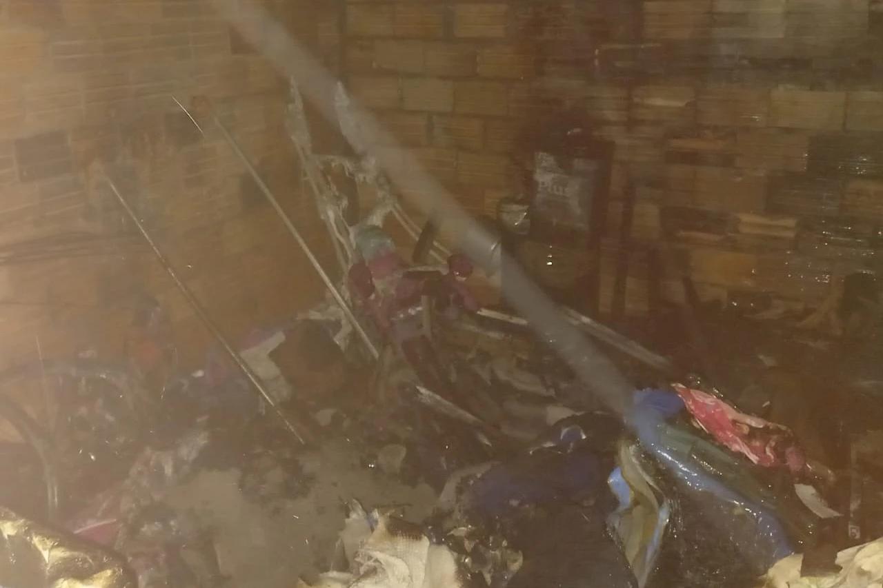 Moradores controlam incêndio em lavanderia em Balneário Rincão