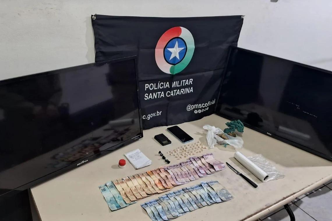 Ação policial termina com duas mulheres presas em residência