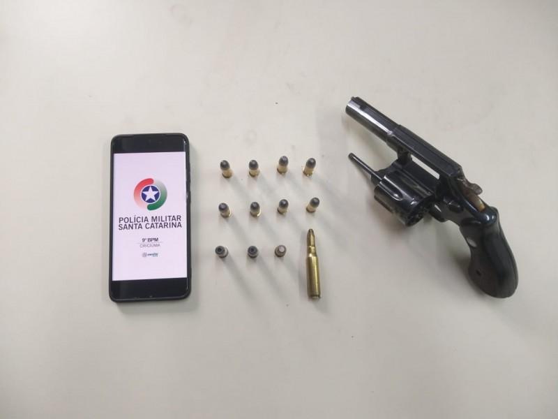 Motorista ameaça colega de trabalho e é preso por porte ilegal de arma de fogo