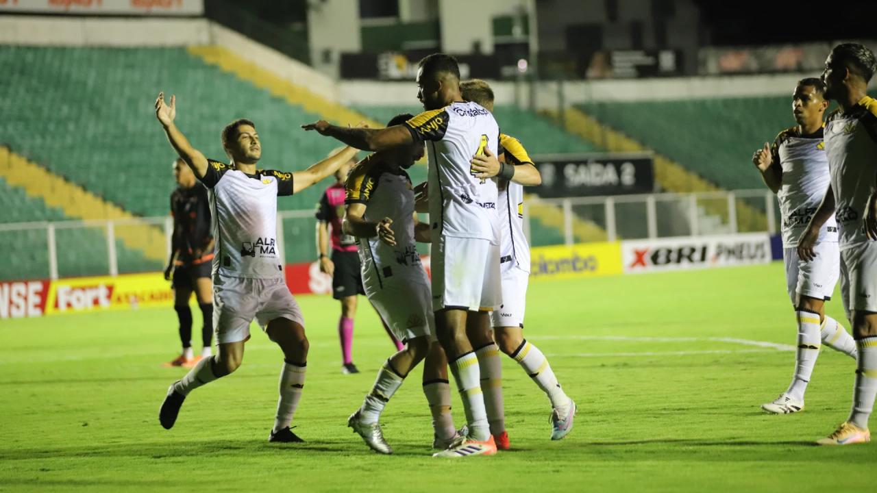 Confira vídeos dos gols e fotos da vitória do Criciúma sobre o Camboriú