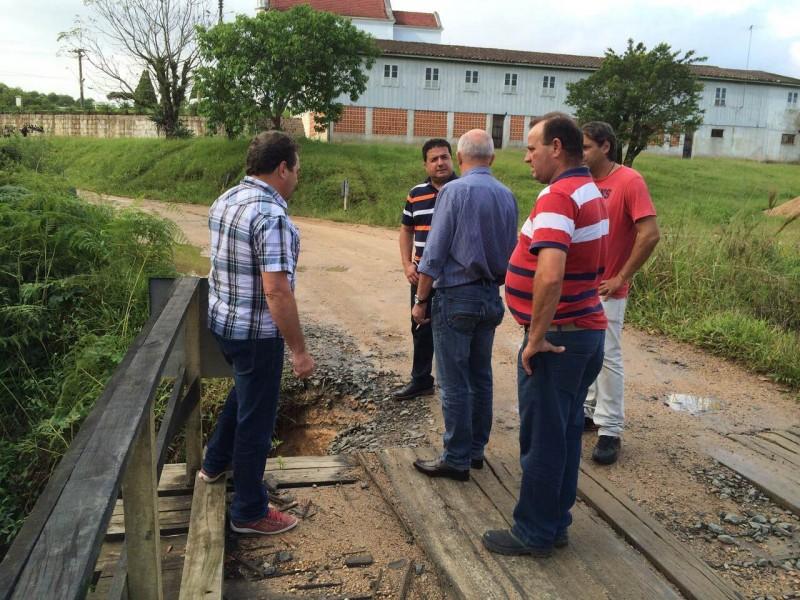 Deinfra e Prefeitura fecham parceria para manutenção de estrada