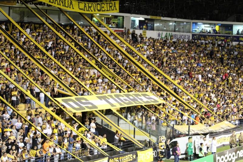 Criciúma projeta cerca de 9 mil torcedores no Heriberto Hülse para duelo contra o líder