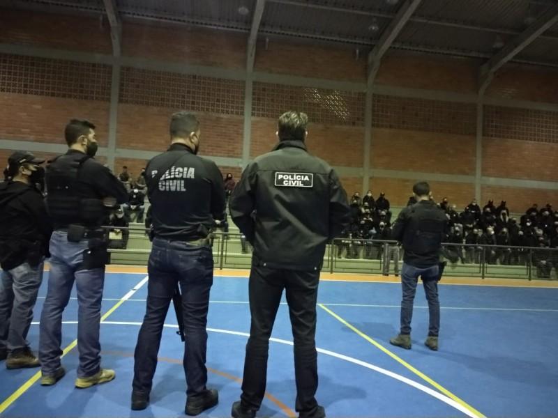 Polícia Civil deflagra operação em cinco cidades de Santa Catarina e cumpre 100 ordens judiciais
