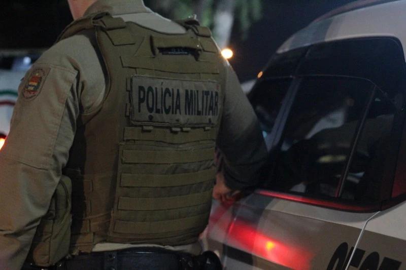 Idoso é rendido por criminosos armados após chegar em casa em Balneário Rincão