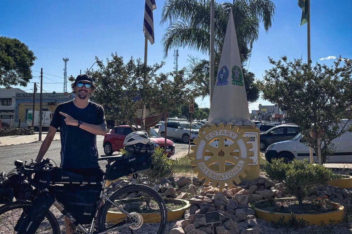 Içarense realiza travessia pela América de bike
