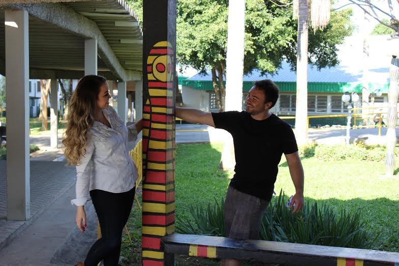 Casal revive tempos de escola e faz book na Satc