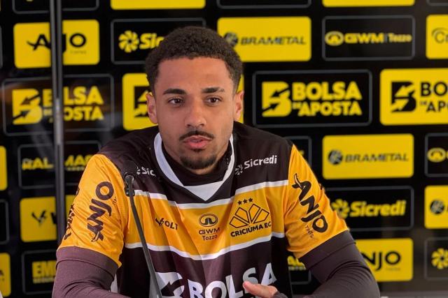 Zagueiro que ainda não estreou tem lesão confirmada e desfalca o Criciúma