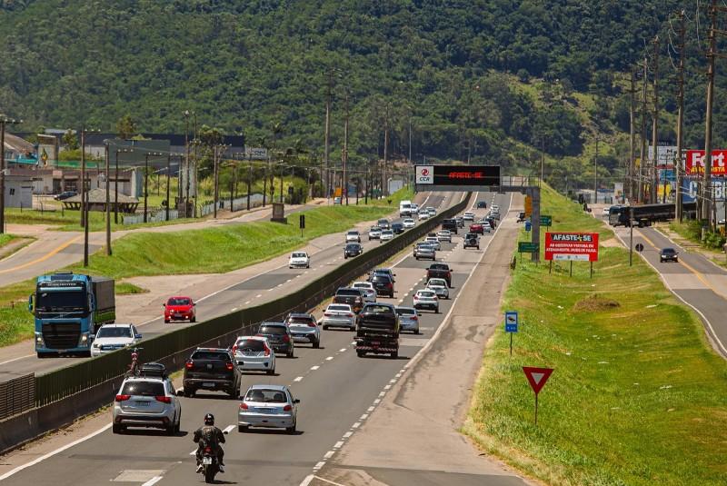 Recorde de tráfego na BR-101 sul catarinense é registrado pela CCR ViaCosteira durante fim de ano