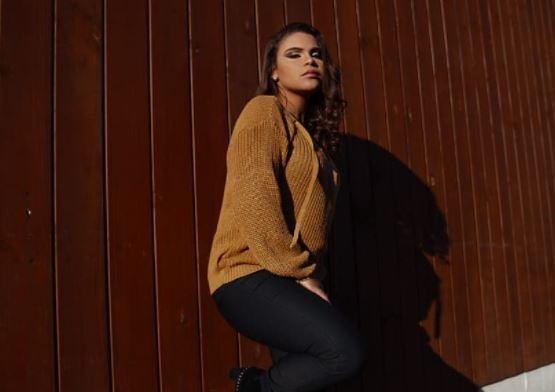 Jana Cruz lança clipe nas plataformas digitais nesta sexta-feira