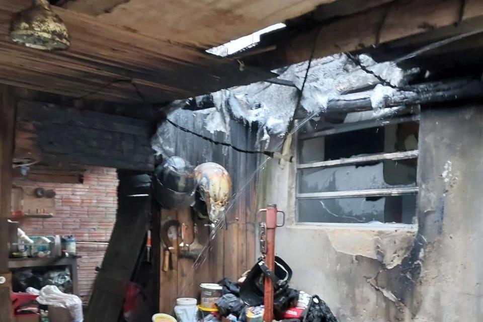 Válvula de botijão de gás se rompe e provoca incêndio em residência de Içara