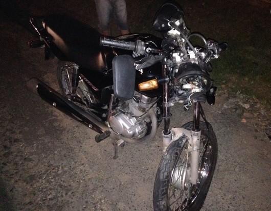 Jovem fica ferido após colidir moto contra carro na SC-446