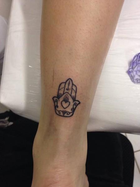 Estúdio de tatuagem faz campanha em prol da Casa Guido