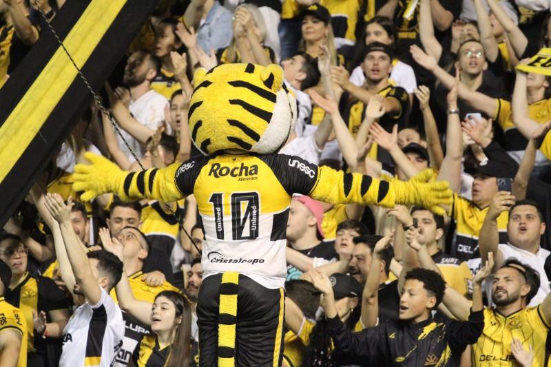 Mais de 15 mil carvoeiros vibram com vitória do Tigre contra ABC no HH