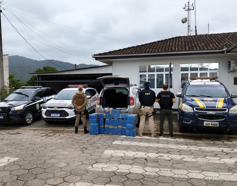 Motorista é abordado e detido com mais de 300 quilos de maconha em Grão-Pará