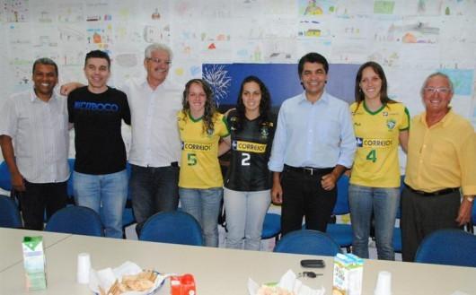Campeões mundiais de futsal são recepcionados na prefeitura