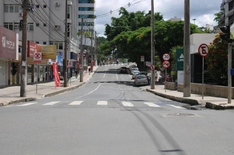 Prefeitura recua e retoma estacionamento no período noturno na rua João Cechinel