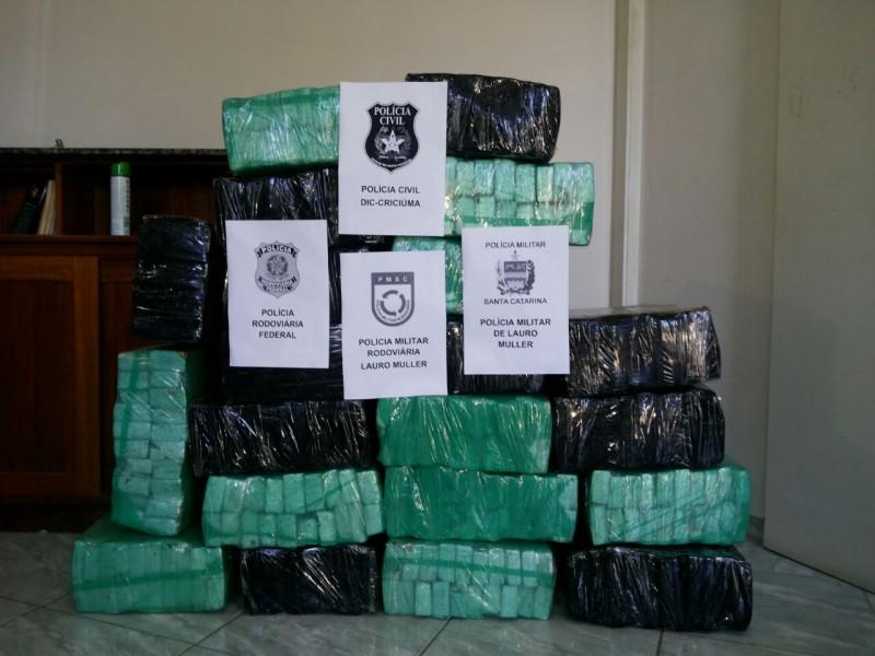 Mais de 400 quilos de maconha são apreendidos no 'pé' da Serra do Rio do Rastro