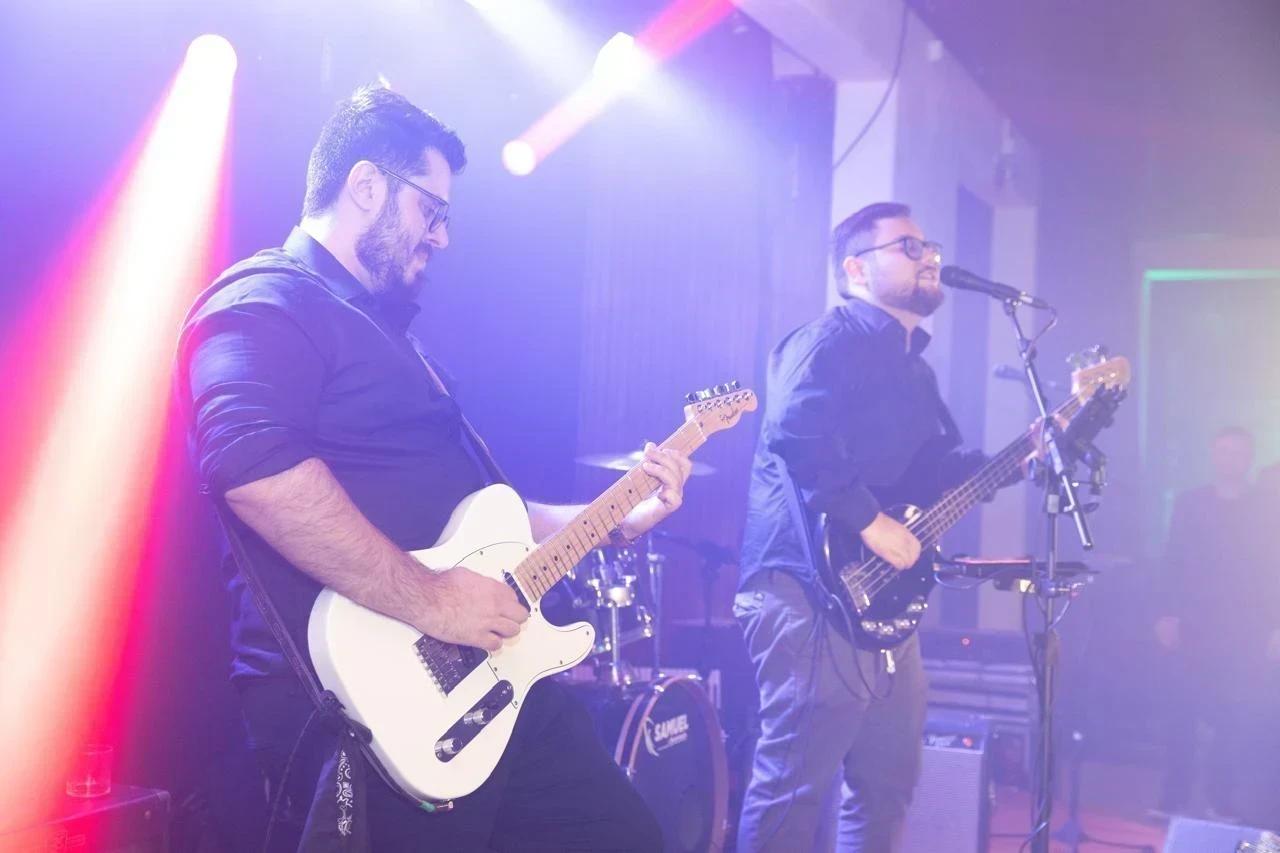 Luan Ribeiro & Banda: grupo criciumense transforma eventos em bailes retrô em Santa Catarina