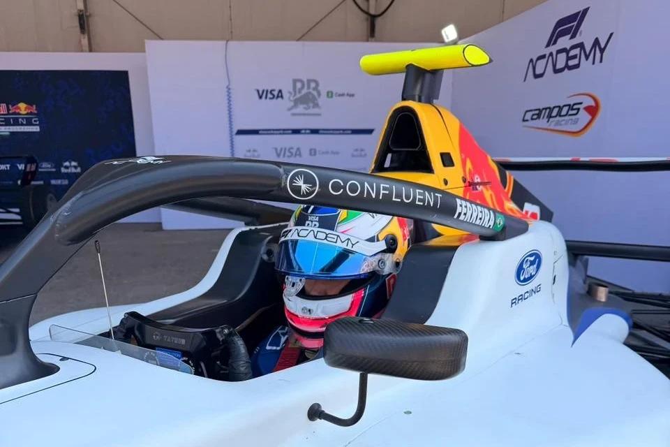 Na China, criciumense Rafaela Ferreira estreia em sua segunda temporada na F1 Academy