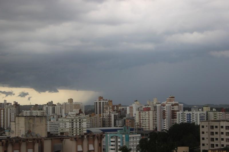Nuvens carregadas se aproximam de Criciúma