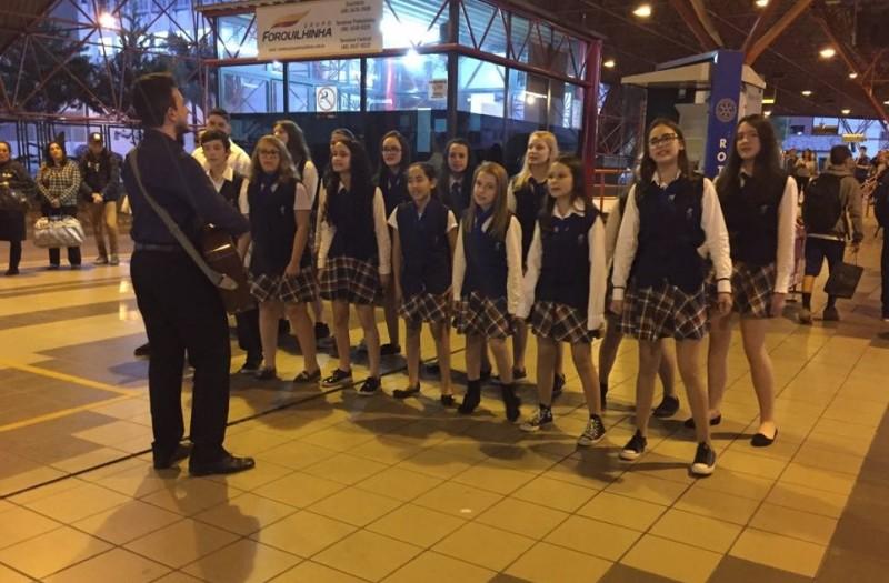 Vozes em Canto leva alegria ao Terminal Central