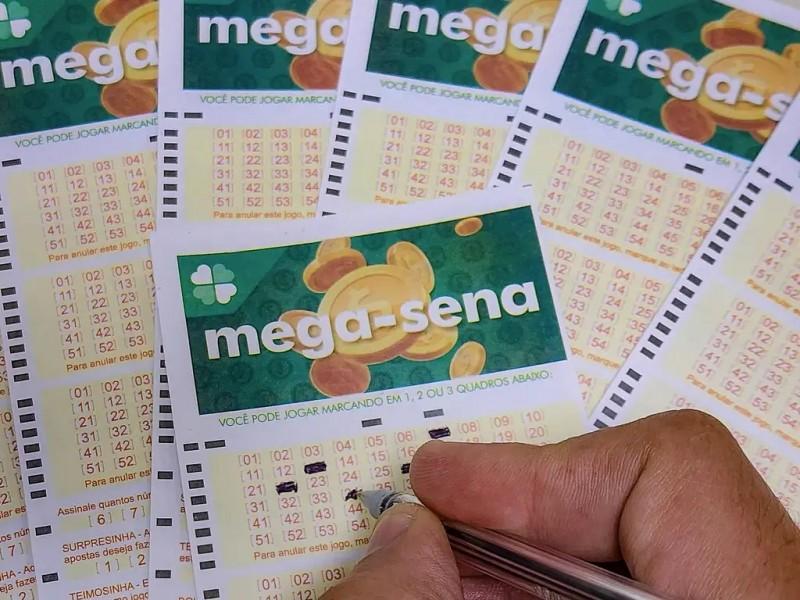 Mega-Sena: duas apostas de Santa Catarina acertam cinco números; confira as dezenas sorteadas