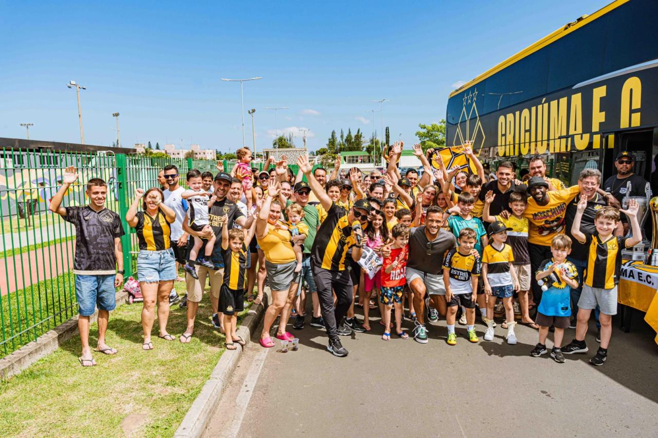 Tour do Tigrão reúne mais de 300 torcedores carvoeiros no Parque Municipal Prefeito Altair Guidi