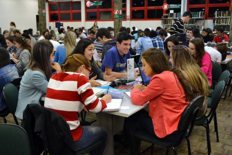 Alunos interessados em bolsas devem se cadastrar ou atualizar dados no Uniedu