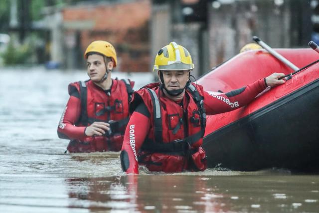 Chuva mobiliza sete equipes de bombeiros e leva militares de folga às ruas em Criciúma e região