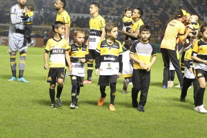 Série B: jogadores do Tigre voltarão a entrar com crianças em partidas no Majestoso 