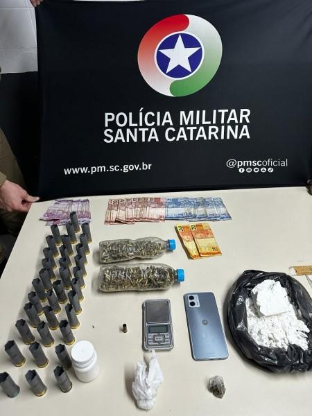 Nova Veneza: jovem é preso após PM encontrar cocaína, maconha e cartuchos de munição em casa