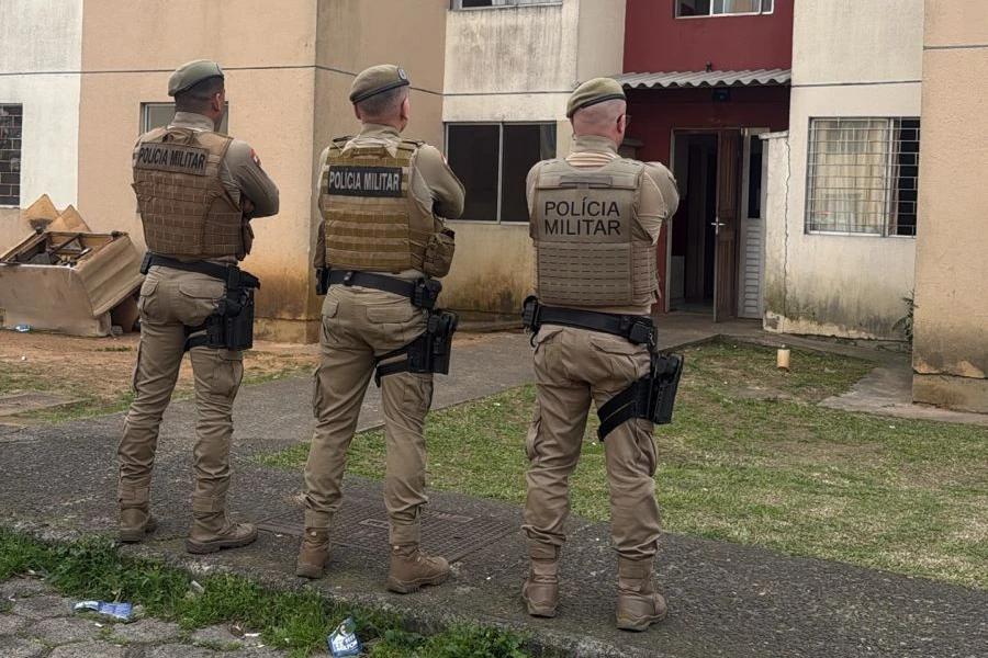 Vídeo e fotos: PM realiza nova fase da Operação Apneia em residencial de Criciúma