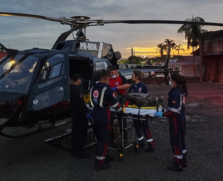 Trabalhador é arremessado para cima por vaca e fica gravemente ferido em Araranguá