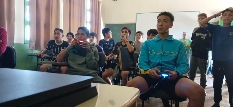 EEB Tullo Cavallazzi Inova com Primeiro Campeonato de Videogames em gincana escolar.