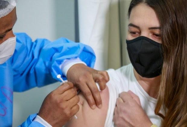 Santa Catarina aplica mais de um 1,6 milhão de doses contra Covid-19 em julho