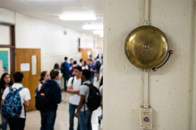 Câmara aprova projeto de lei que determina substituição dos sinais sonoros em escolas de Tubarão