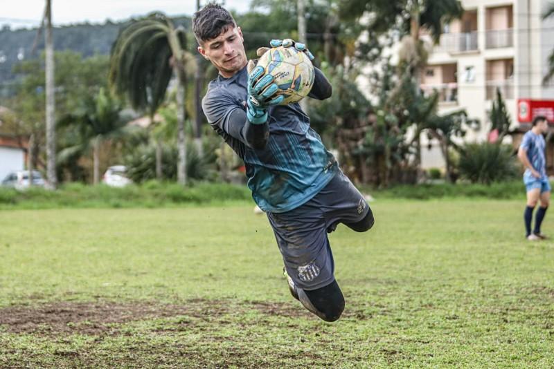 Com foco na Copa Santa Catarina, Caravaggio realiza treino físico e técnico no estádio da Montanha 
