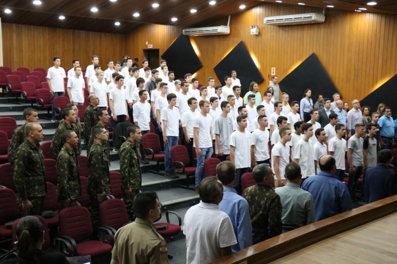 Em Nova Veneza, jovens recebem dispensa do Serviço Militar