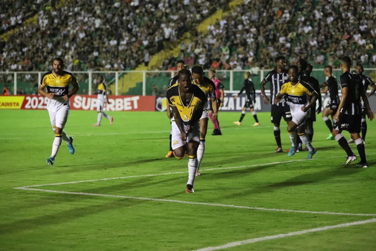 Confira a galeria de fotos da vitória do Tigre diante do Figueirense