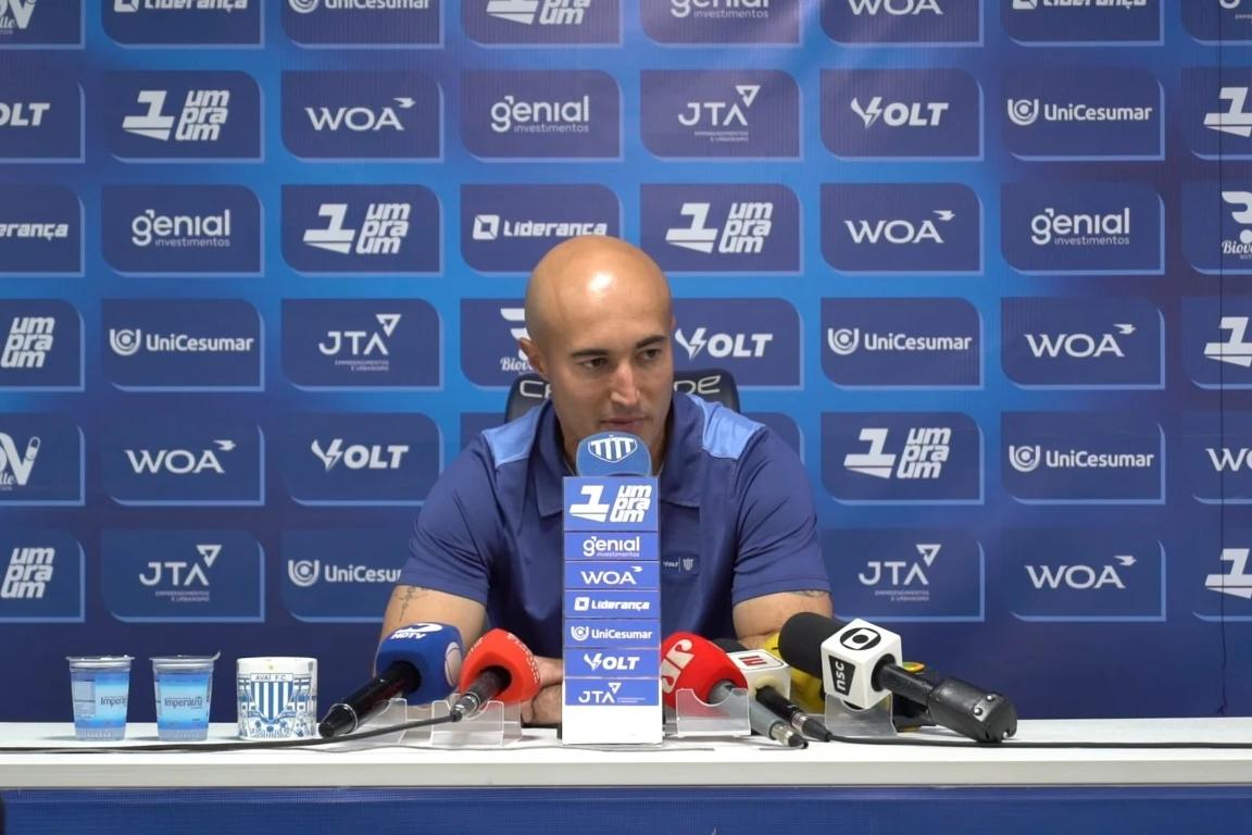 Cauan de Almeida destaca comprometimento de atletas do Avaí