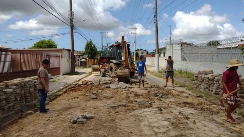Secretaria de Serviços Urbanos de Içara recupera mais de 32 mil m² de lajota