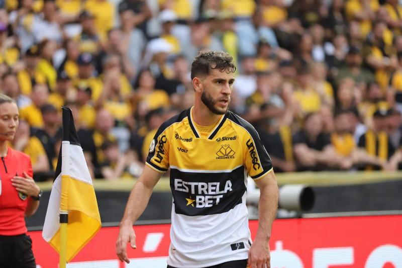 Fellipe Mateus aposta na boa fase do Tigre para tirar pontos do Botafogo: ‘será um jogo equilibrado'