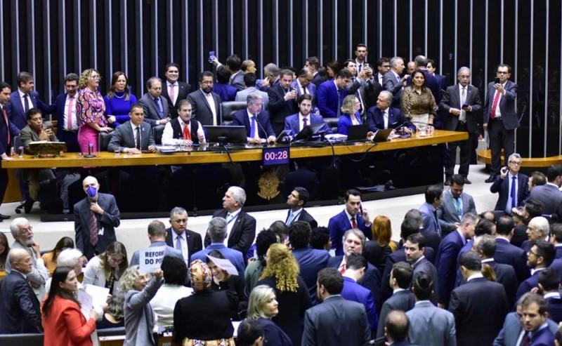 Câmara aprova PEC da reforma tributária