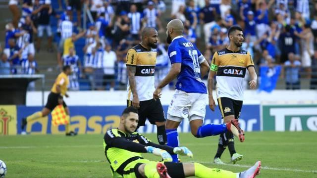 Em lados opostos na tabela, CSA faz valer a lógica e vence o Criciúma no Rei Pelé
