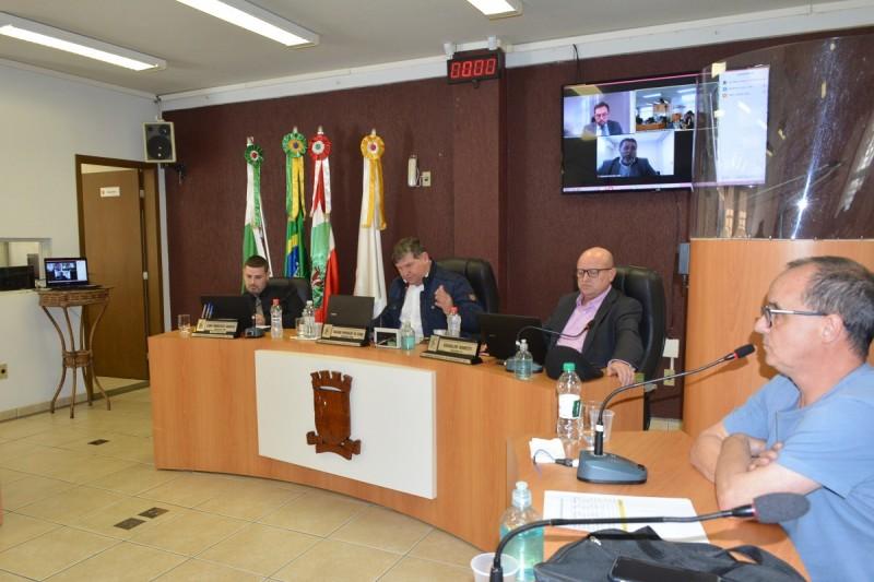 Legislativo de Urussanga ouve testemunhas de acusação no processo que investiga prefeito 