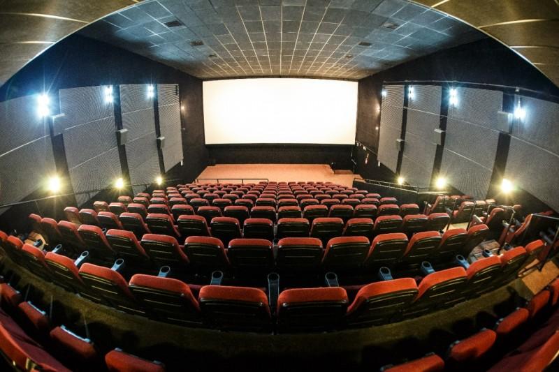 Farol Shopping promove sessão de cinema especial para autistas