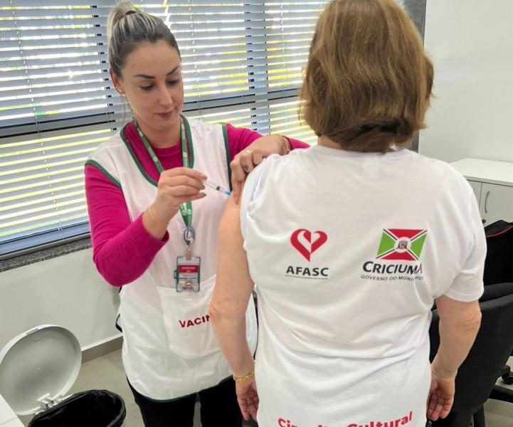 Centro de Convivência da Terceira Idade disponibiliza doses contra a gripe nesta semana em Criciúma