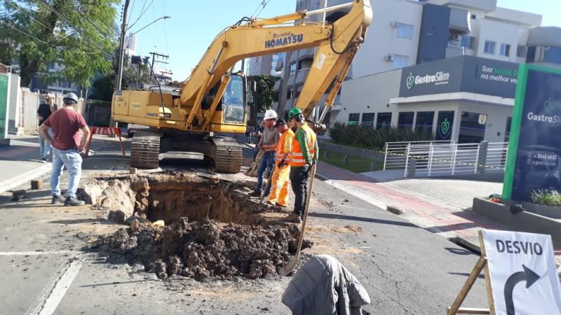 Obras de drenagem na rua João Cechinel iniciam nesta terça-feira; local ficará fechado por 45 dias 