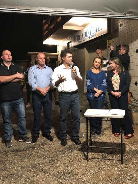 Salvaro autoriza início de obras de pavimentação asfáltica de 27 ruas do bairro Quarta Linha